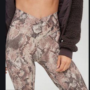Aerie OFFLINE HIGH WAISTED CROSSOVER LEGGING